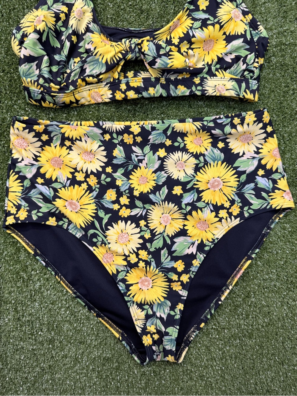 Old Navy 2 Piece Bikini Swimsuit Sunflowers Yellow High Waisted Scoop Keyhole M - Picture 3 of 6